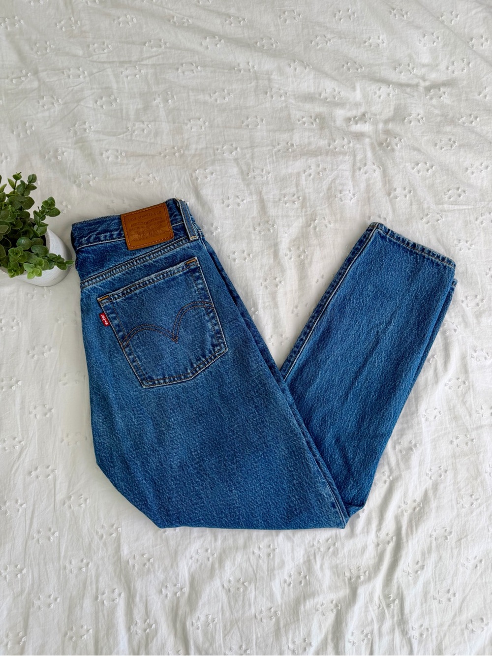 Levi's Straight Leg Jeans in Deep Blue Wash